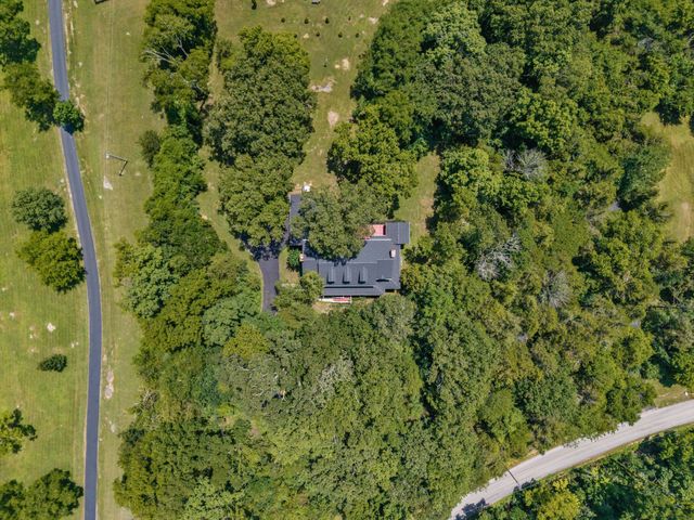 8487 Del Thomas Rd, Smyrna, TN 37167