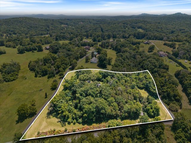 8487 Del Thomas Rd, Smyrna, TN 37167