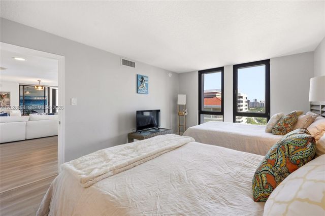 5380 N Ocean Drive 18B, Singer Island, FL 33404