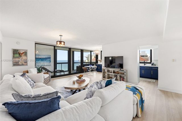 5380 N Ocean Drive 18B, Singer Island, FL 33404