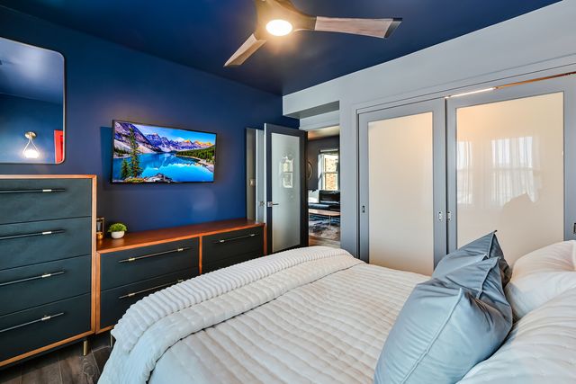 75 E Harris Avenue 3C, La Grange, IL 60525