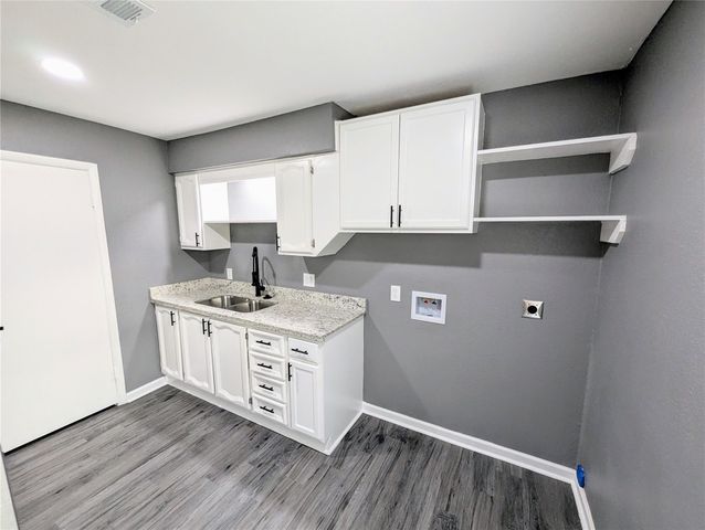 2015 Rosalee Street 4, La Marque, TX 77568