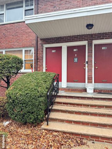 241 W Passaic Street 11A, Rochelle Park, NJ 07662