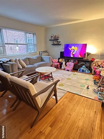 241 W Passaic Street 11A, Rochelle Park, NJ 07662