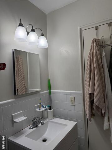 241 W Passaic Street 11A, Rochelle Park, NJ 07662