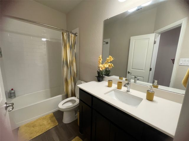 1100 Whispering Hill Drive, Mansfield, TX 76063