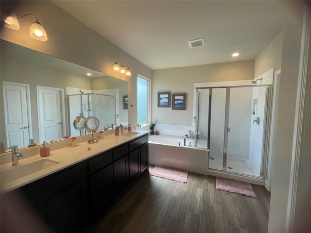 1100 Whispering Hill Drive, Mansfield, TX 76063