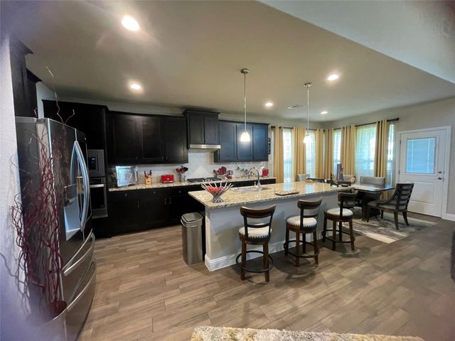 1100 Whispering Hill Drive, Mansfield, TX 76063