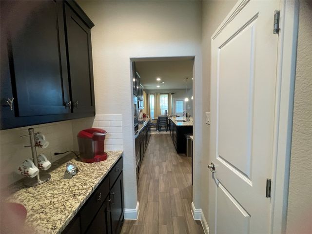 1100 Whispering Hill Drive, Mansfield, TX 76063