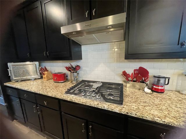 1100 Whispering Hill Drive, Mansfield, TX 76063