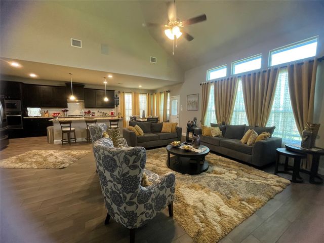 1100 Whispering Hill Drive, Mansfield, TX 76063