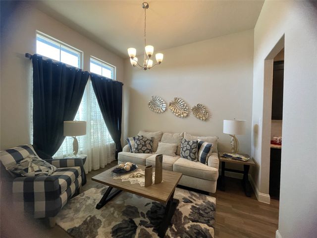 1100 Whispering Hill Drive, Mansfield, TX 76063