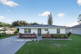126 SW Lakehurst Drive, Port St Lucie, FL 34983