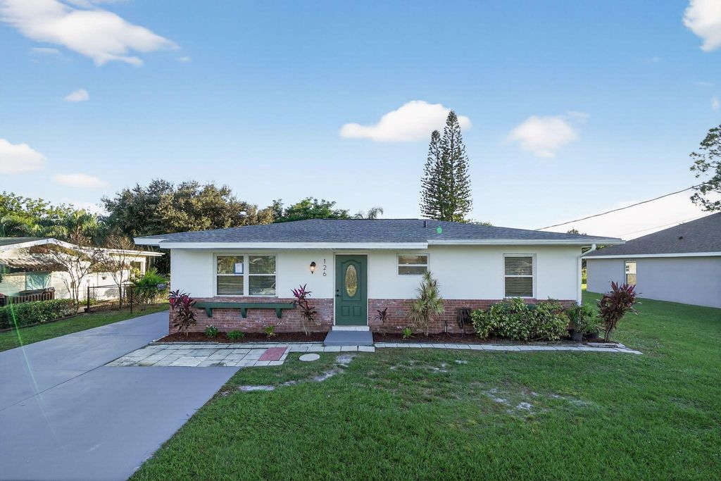 126 SW Lakehurst Drive, Port St Lucie, FL 34983