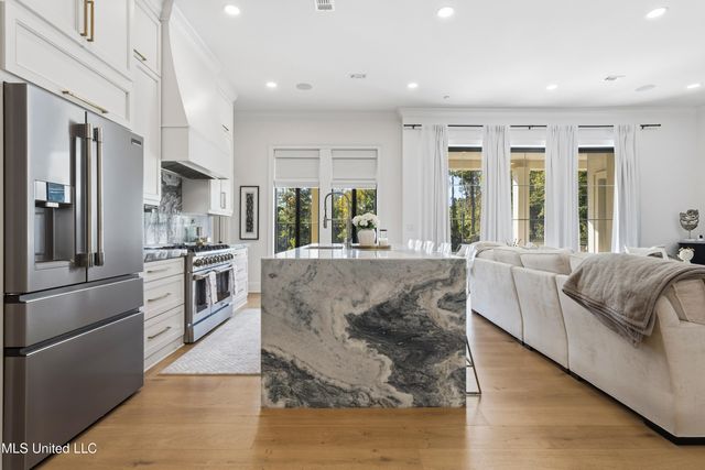 699 Savannah Estates Boulevard, Biloxi, MS 39532