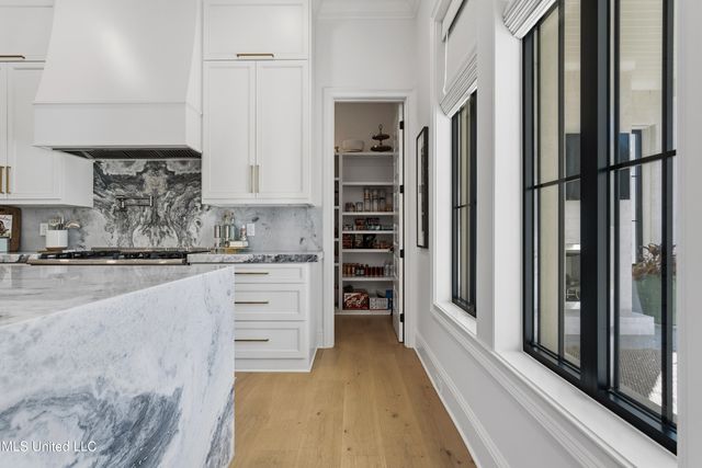 699 Savannah Estates Boulevard, Biloxi, MS 39532