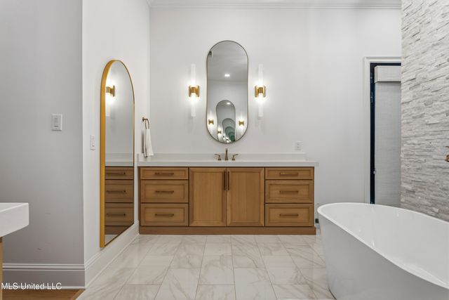 699 Savannah Estates Boulevard, Biloxi, MS 39532