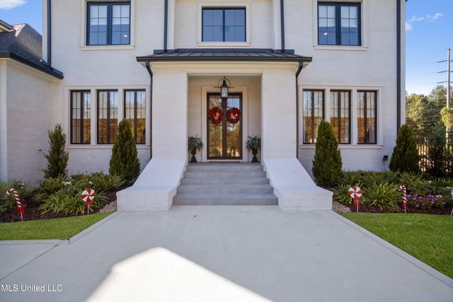 699 Savannah Estates Boulevard, Biloxi, MS 39532