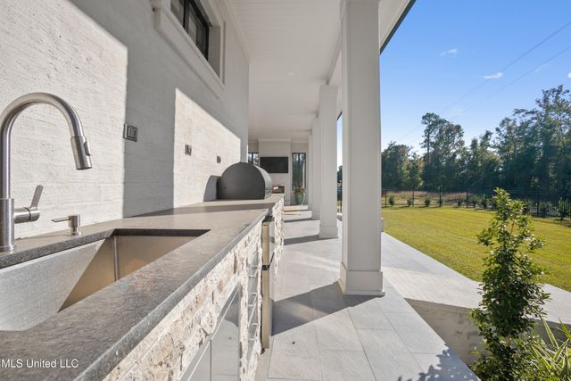 699 Savannah Estates Boulevard, Biloxi, MS 39532