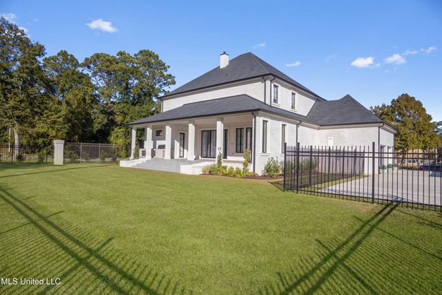 699 Savannah Estates Boulevard, Biloxi, MS 39532