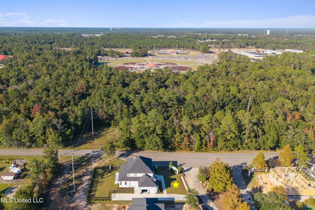 699 Savannah Estates Boulevard, Biloxi, MS 39532