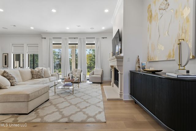 699 Savannah Estates Boulevard, Biloxi, MS 39532