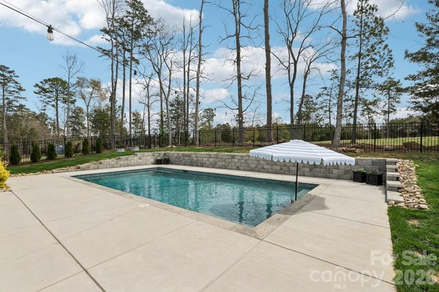 11832 Glenwood Drive, Locust, NC 28097