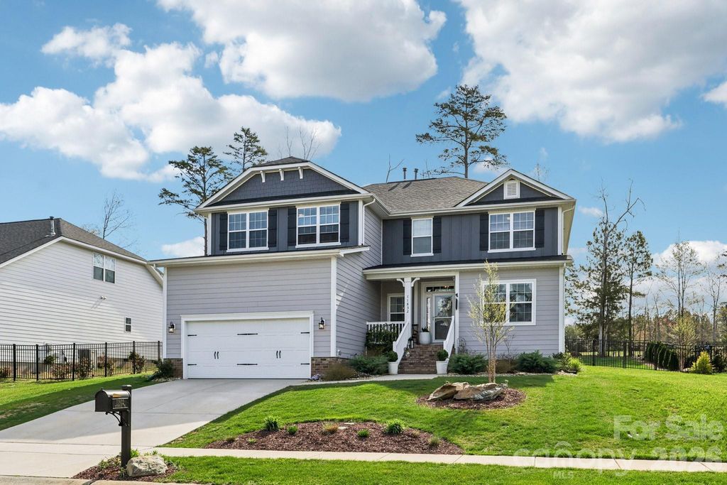 11832 Glenwood Drive, Locust, NC 28097