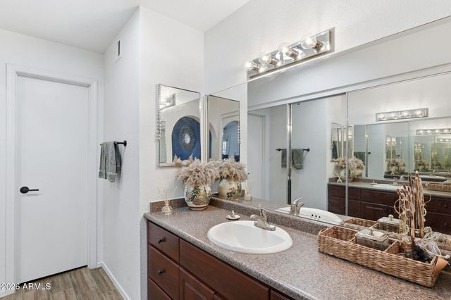 1880 E MORTEN Avenue 120, Phoenix, AZ 85020