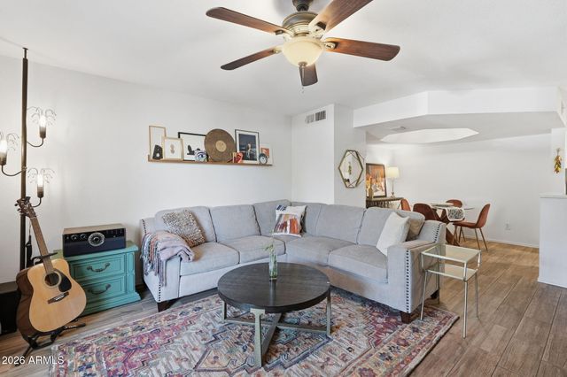 1880 E MORTEN Avenue 120, Phoenix, AZ 85020