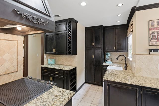 426 S Belmont St, Wichita, KS 67218