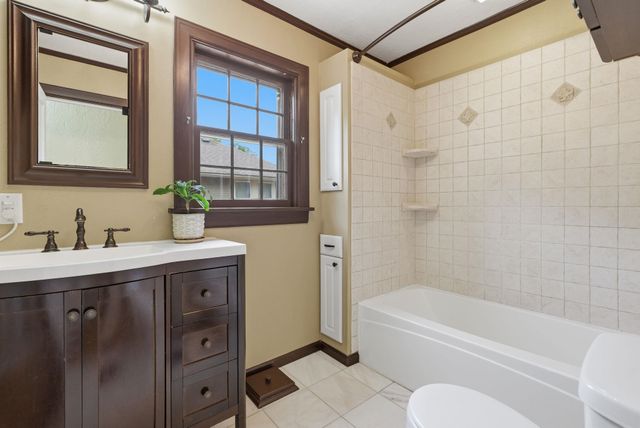426 S Belmont St, Wichita, KS 67218