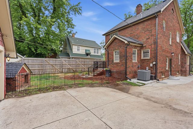 426 S Belmont St, Wichita, KS 67218