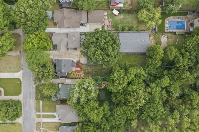 426 S Belmont St, Wichita, KS 67218