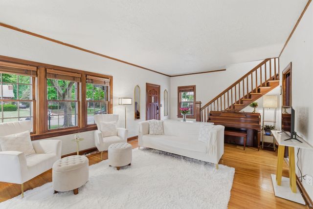 426 S Belmont St, Wichita, KS 67218