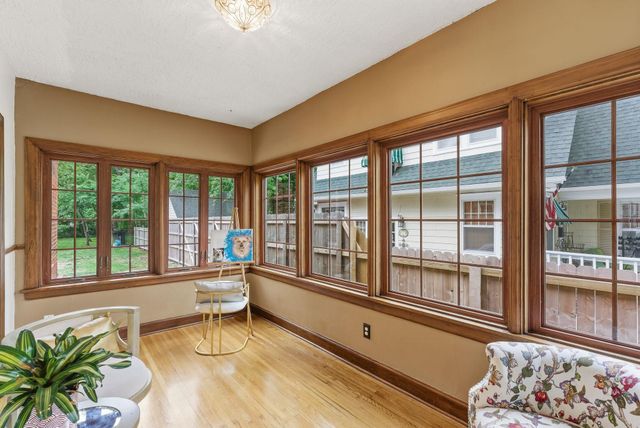 426 S Belmont St, Wichita, KS 67218