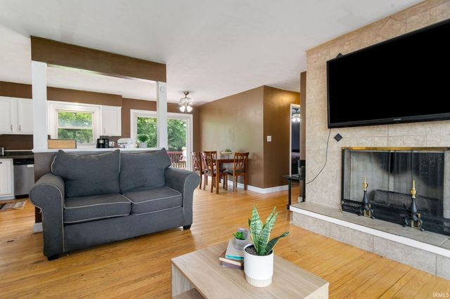 2824 Grape Road, Mishawaka, IN 46545