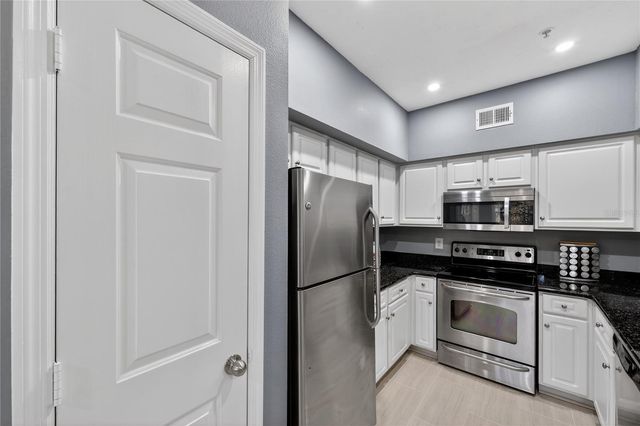 2010 E PALM AVENUE 14304, Tampa, FL 33605