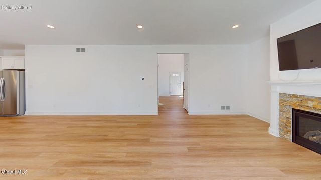 22 Wellington Court, Clifton Park, NY 12065