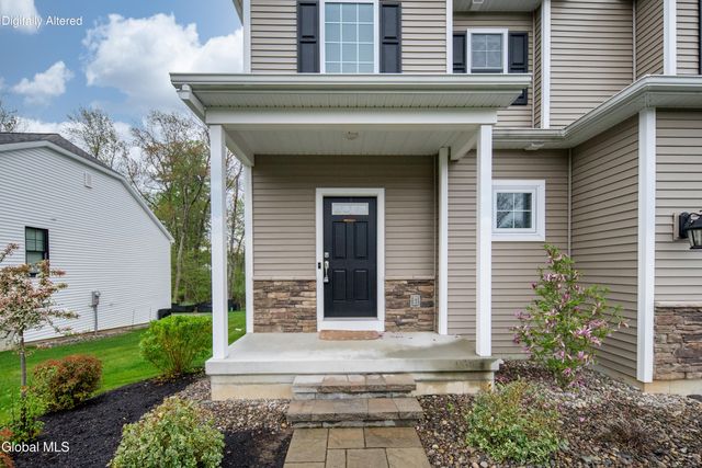22 Wellington Court, Clifton Park, NY 12065