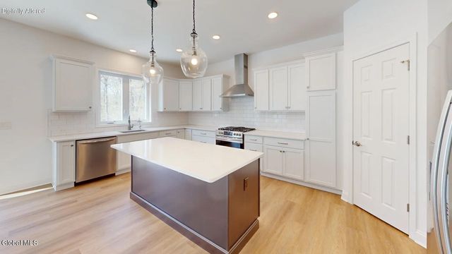 22 Wellington Court, Clifton Park, NY 12065