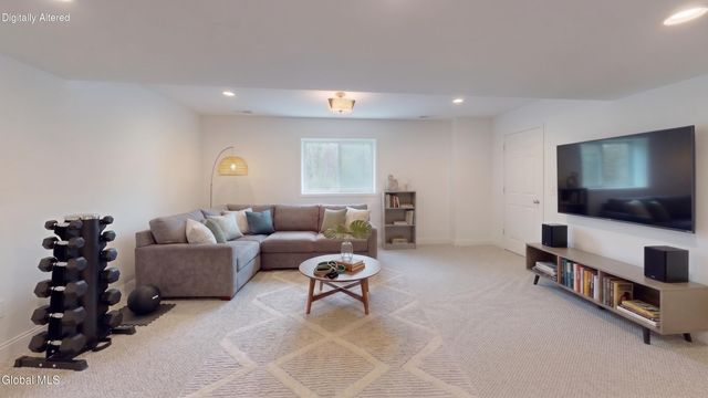 22 Wellington Court, Clifton Park, NY 12065