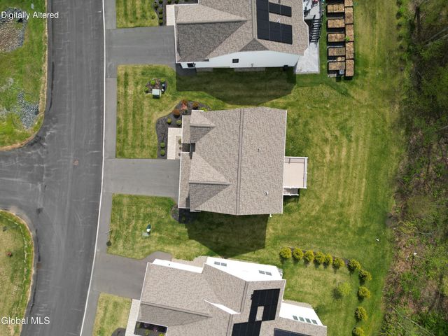 22 Wellington Court, Clifton Park, NY 12065