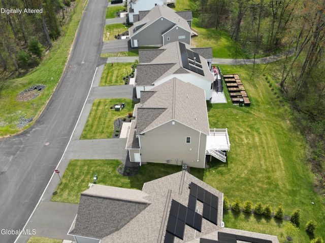 22 Wellington Court, Clifton Park, NY 12065
