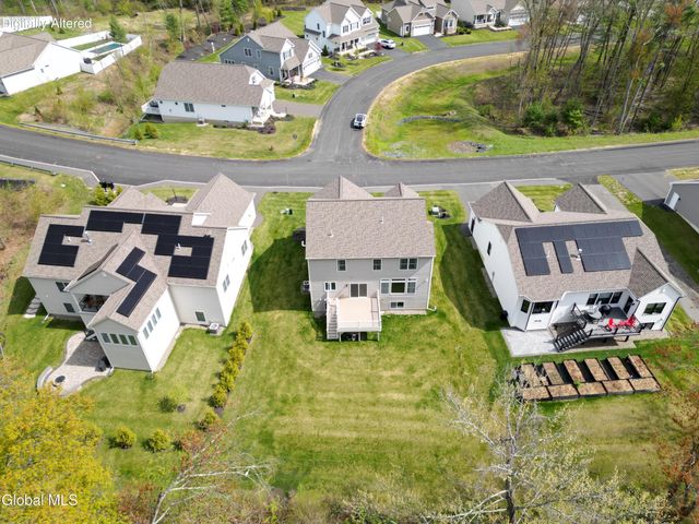 22 Wellington Court, Clifton Park, NY 12065