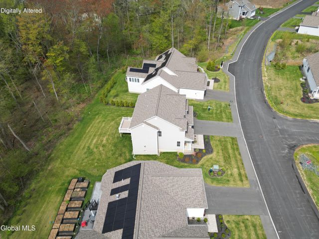 22 Wellington Court, Clifton Park, NY 12065