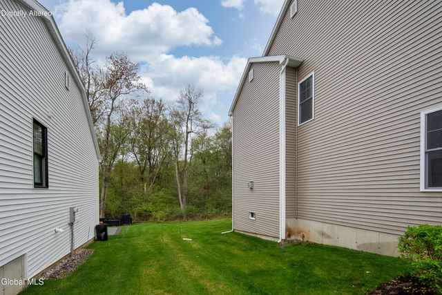 22 Wellington Court, Clifton Park, NY 12065