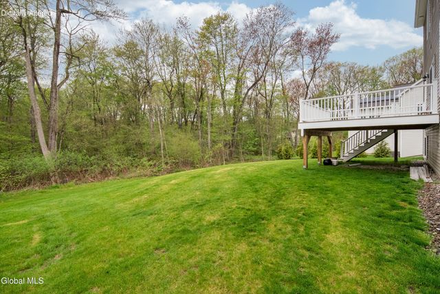 22 Wellington Court, Clifton Park, NY 12065