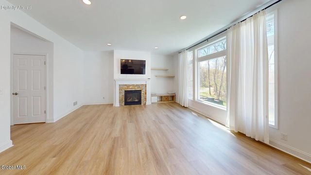 22 Wellington Court, Clifton Park, NY 12065
