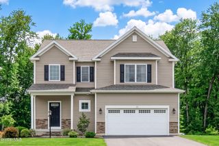 22 Wellington Court, Clifton Park, NY 12065